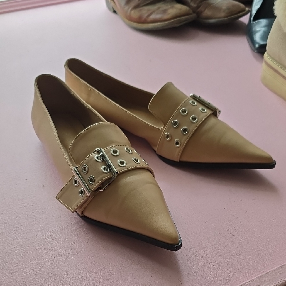 Stylish Tan Women's Loafers